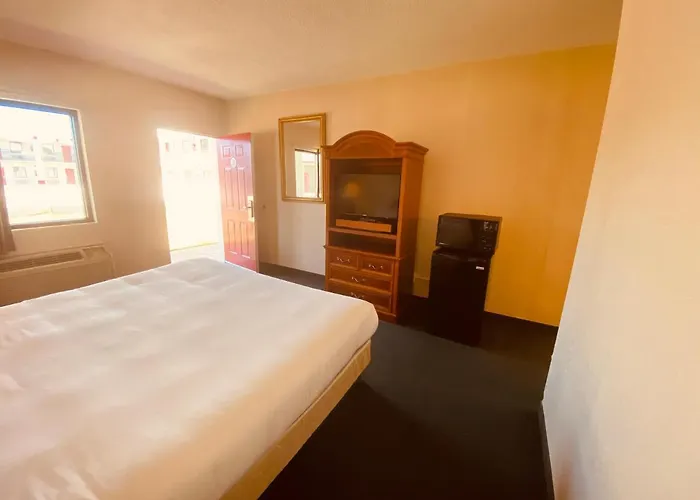 Traveler\'S Place Inn & Suites