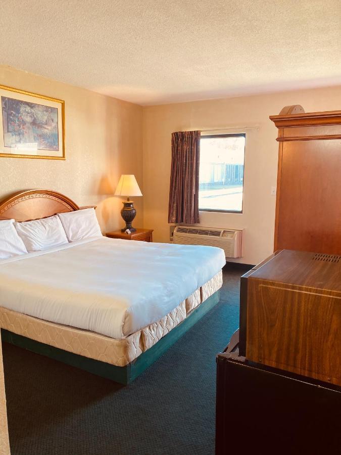 Traveler's Place & 3*
