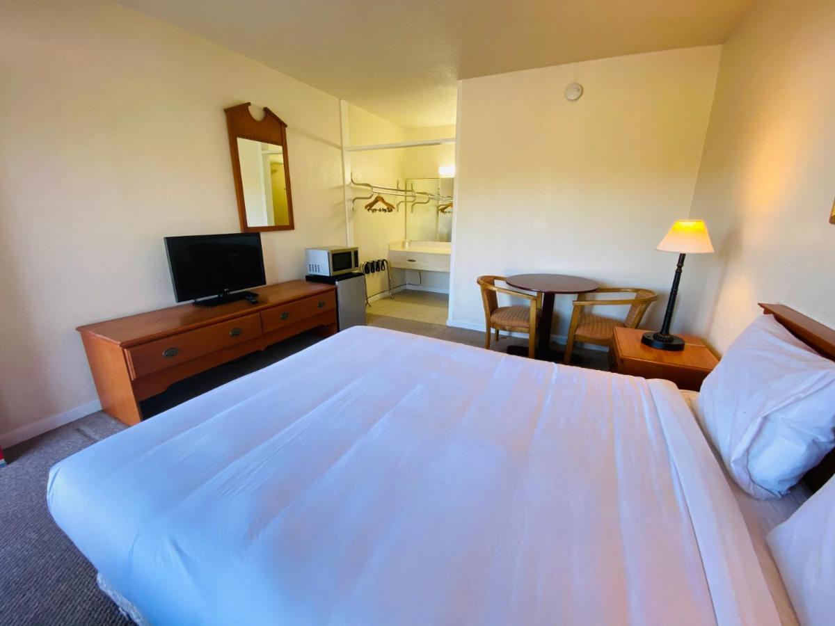 Traveler's Place & 3* Scottsboro