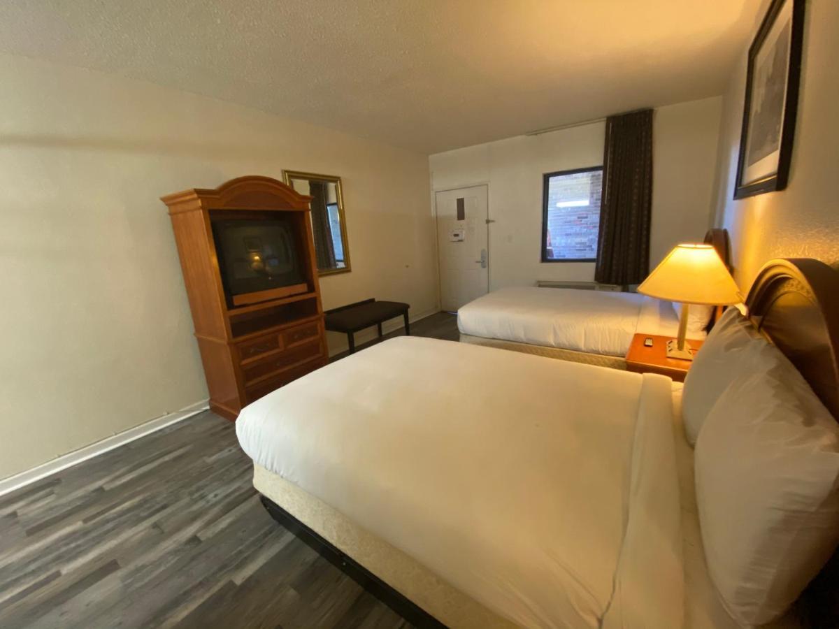Traveler's Place & 3* Scottsboro