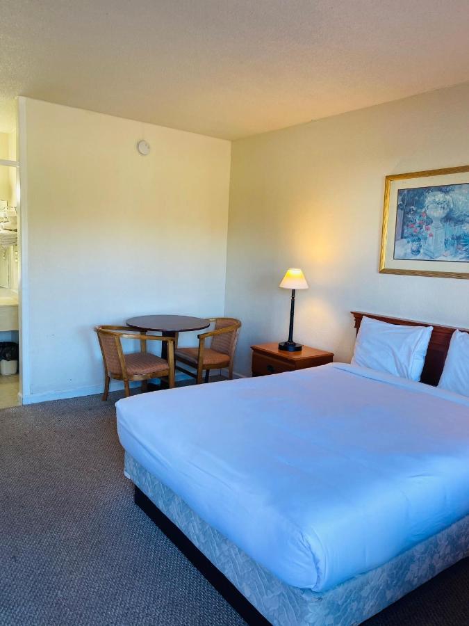 Traveler's Place & Hotel Scottsboro