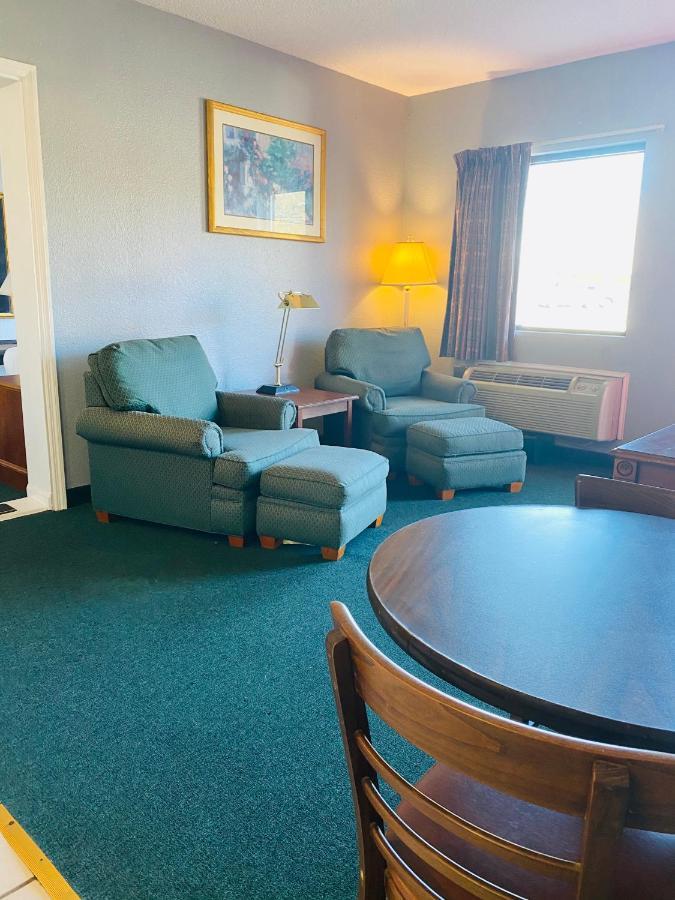 Traveler's Place & 3* Scottsboro